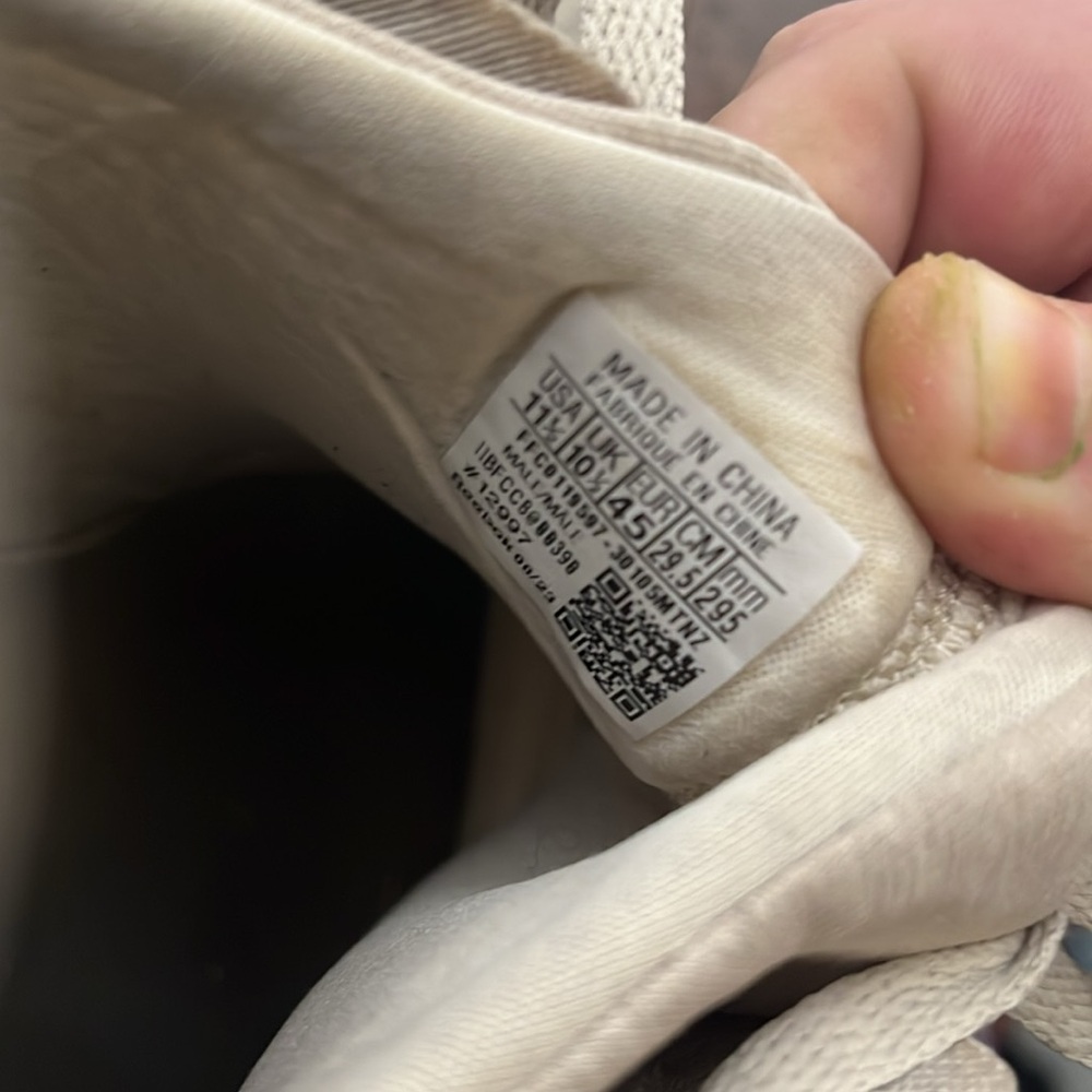 Reebok - Picture 4 of 4